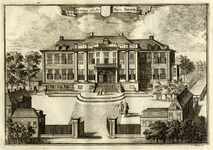 135392 Gezicht op de voorgevel van het huis Soestdijk te Soestdijk (gemeente Baarn) met het voorplein met de beide ...